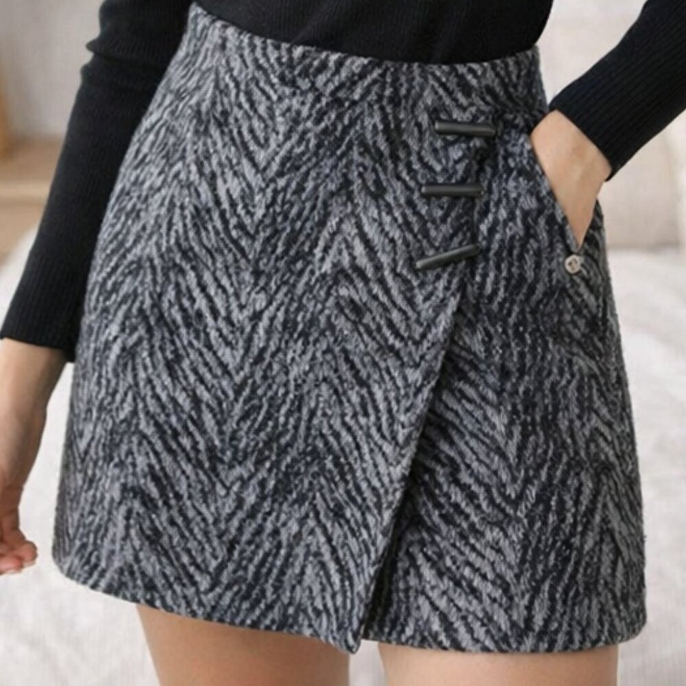 Point Zero, size 2, WOOL skirt, mini, A line, animal print
